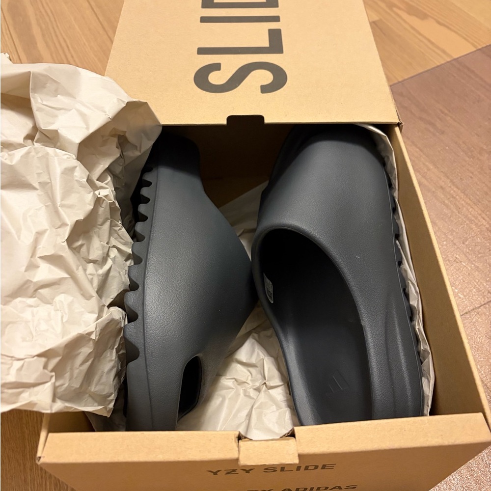 SOLD adidas YEEZY Slide Men's Dark Gray / Charcoal Slip-On Sandals